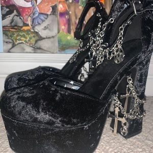 DollskillxTheCraft platforms